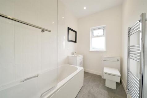 First Floor, 3 Tring Avenue - xpO95xmNWuykTUbMI6v8