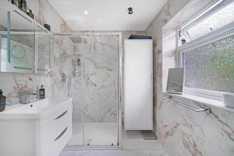 4 Sackville Close - E0181IF0bEka33tl1Isa.jpg