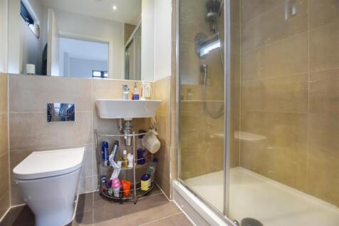 Bathroom 2.jpg