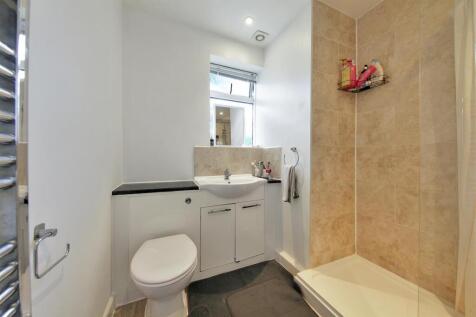 6 Eton Court, Eton Avenue - KzW0LhUXohCZ2CAgDHid.j