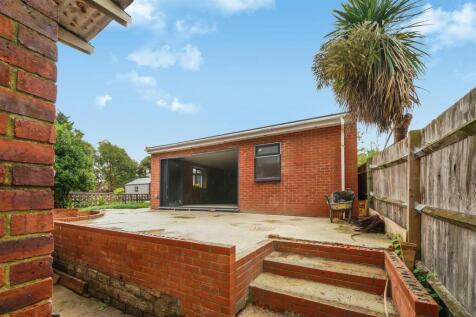 12 Kenelm Close - rBqexspdALDm5LnDslST.jpg