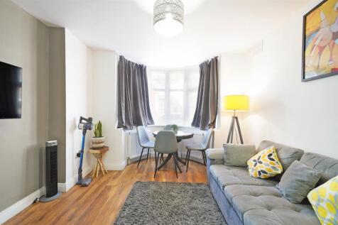 70 Eton Avenue - GGmuyLKfFhElyJpO8Qcz.jpg