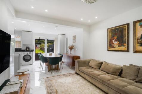 20 Robin Hood Way - C1G4guAvPRd0NKPz8Z2M.jpg