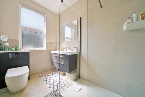 2nd Shower Room.jpeg