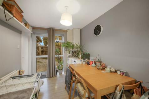 6 Salmond Close - WOfatxEHuMehyQOSSXyZ.jpg