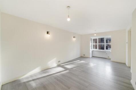 90 Conifer Way - Lw3JURQE9OsD2vvHoX1h.jpg