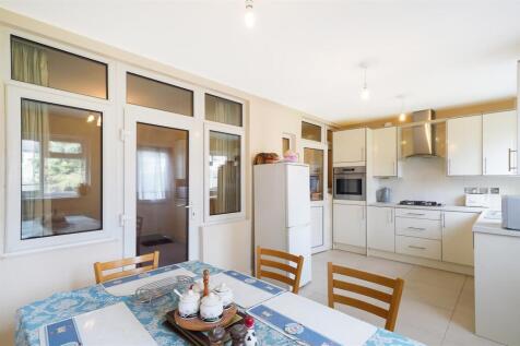 200 Whitton Avenue East - eICNKYV4uWphw8FgGfJK.jpg