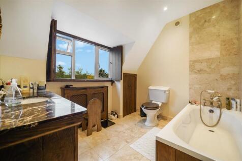 35 Medway Gardens - UTzxmCIggyYRnmDDEOhc.jpg