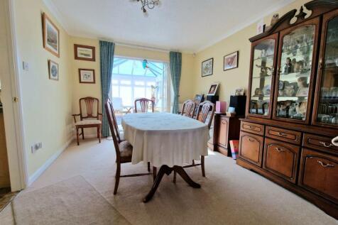 Dining room.jpeg