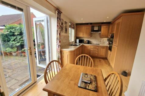 Kitchen breakfast room.jpg