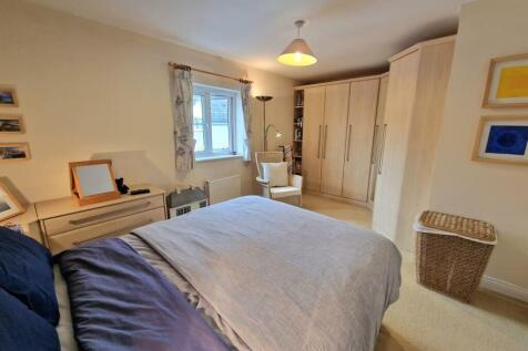 Bedroom 2 1.jpg