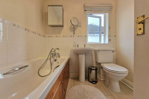 Family bathroom.jpg