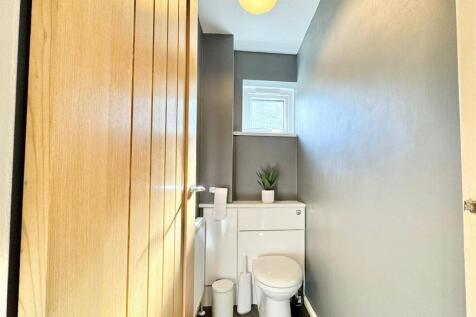 Toilet.jpg
