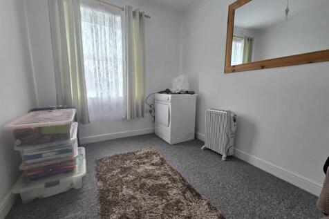 Bedroom 2.jpg