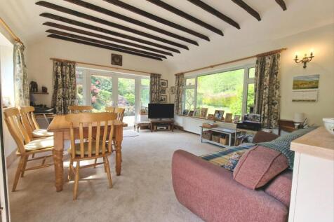 Living area.jpg