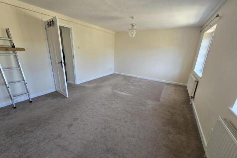 Bedroom 1.jpg