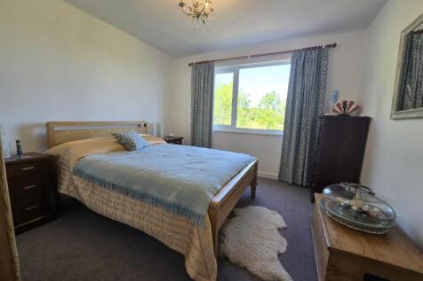Bedroom 2.jpg