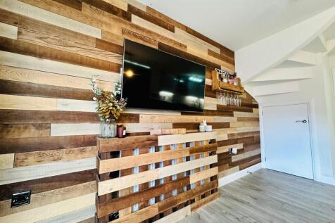 Feature Wall in Dining Area