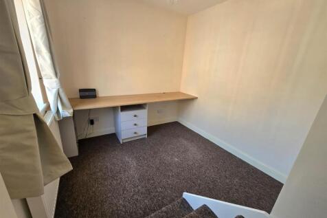 Bedroom 2.jpg