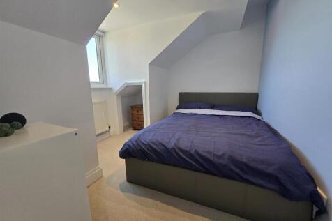 Bedroom 4.jpg