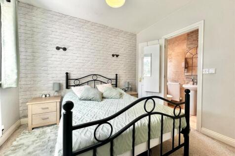 Bedroom One.jpg