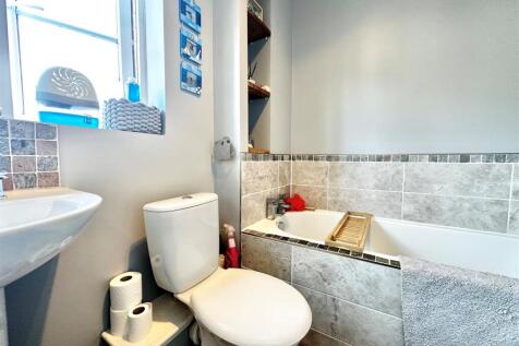 Bathroom.jpg