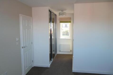 36 Thomas Place v2028.JPG