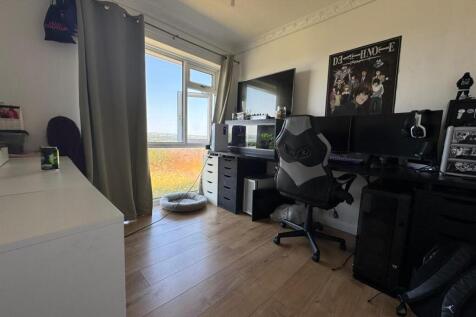 Bedroom 1.jpg