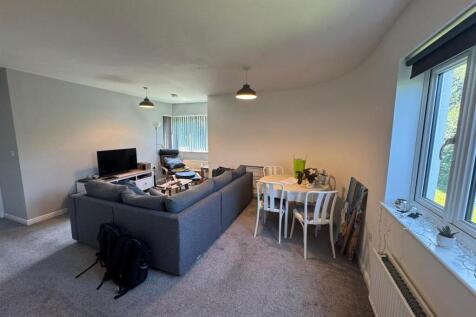 Living Area 1.jpg