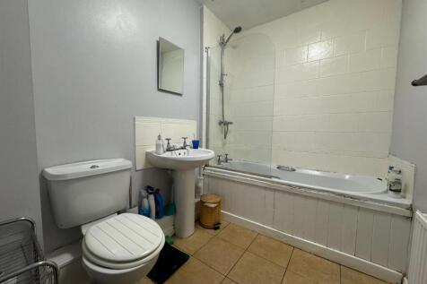 Bathroom.jpg