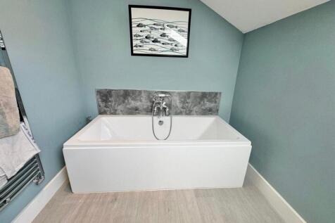 Ensuite - Bedroom One