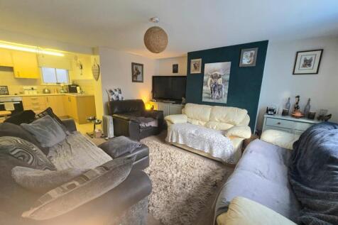 Living room 2.jpg
