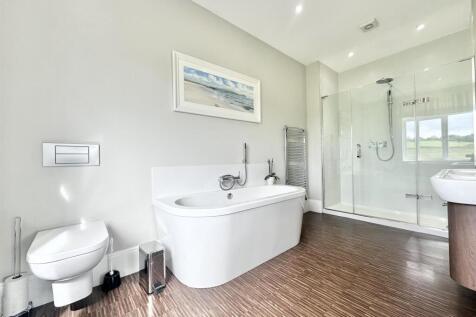 Ensuite - Bedroom One