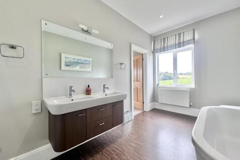 Ensuite - Bedroom One