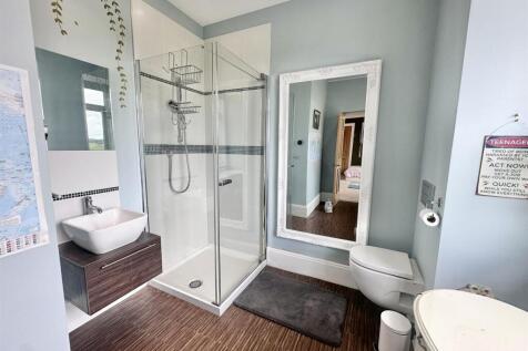 Ensuite - Bedroom Two
