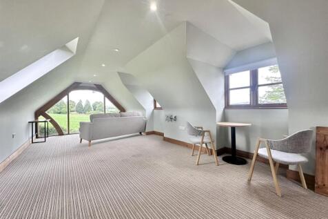Studio above Garage