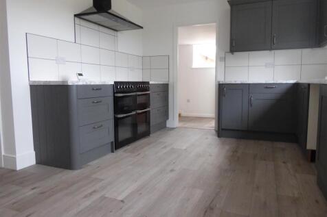 Kitchen 4.JPG