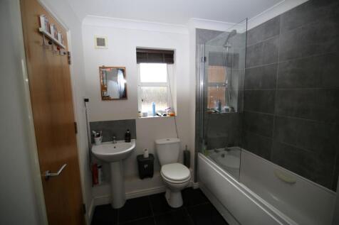 Bathroom.JPG