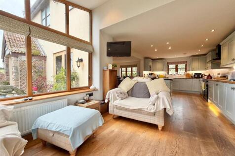 Main House - Garden Room