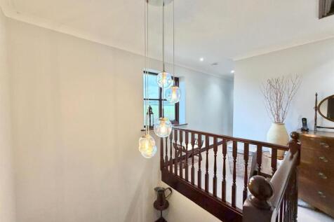 Main House - Landing