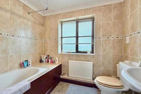 Main House - Bathroom