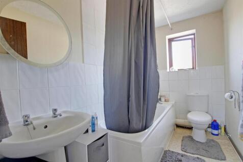 Bathroom.jpg