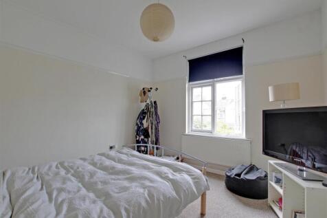 Bed 1.jpg