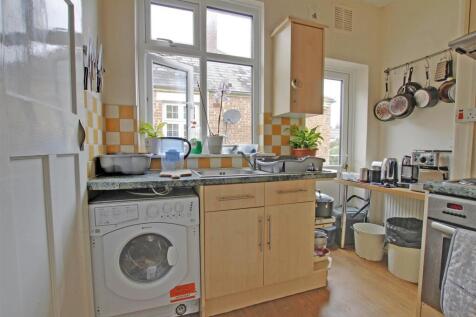 Kitchen 2.jpg