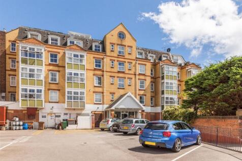 37 Hamilton Court, Ashby Place, Southsea, PO5 3NP-