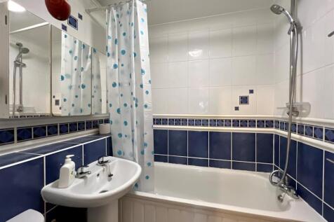 Bathroom.jpg