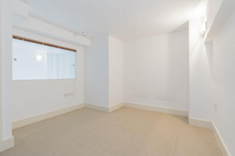 212 BLD 22 BEDROO...