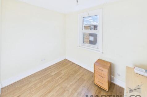 Flat 1 - Bedroom ...