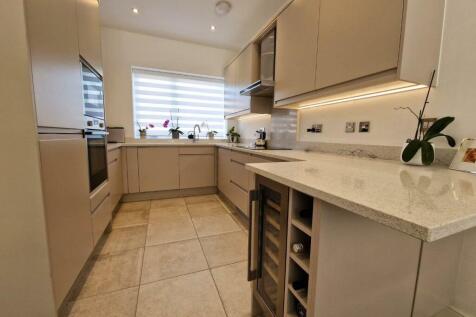 Kitchen Area (2).jpg