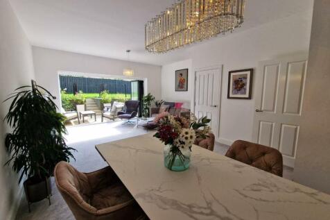 Living-Dining Room (1).jpg